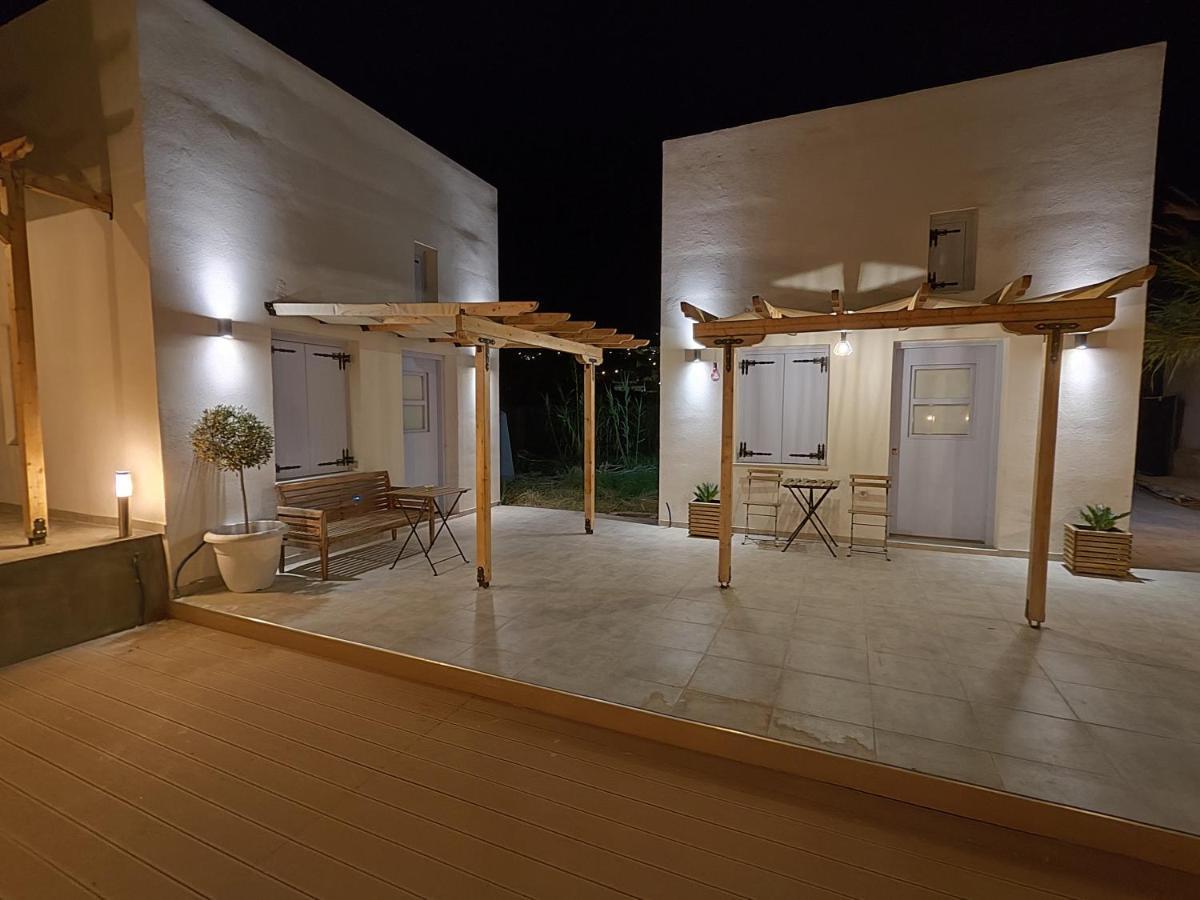 Ios Endless Blue Luxury Bungalows Exterior photo